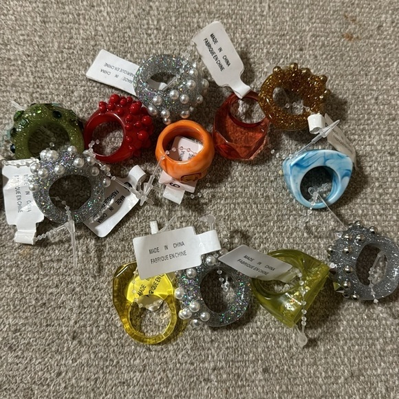 Urban Outfitters Size 6 Lot of 12 rings Various Colors Styles - Picture 4 of 4